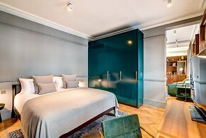 Apex Temple Court Hotel