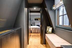 Apex Temple Court Hotel