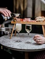 Apex Temple Court Hotel