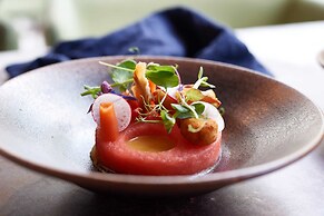 Apex Temple Court Hotel