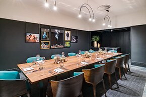 Apex Temple Court Hotel