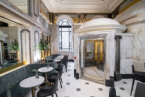 Apex Temple Court Hotel