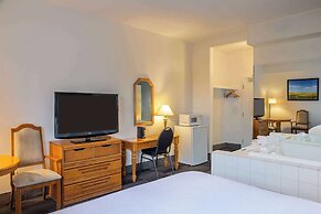 Days Inn & Conference Centre by Wyndham Camrose Norsemen