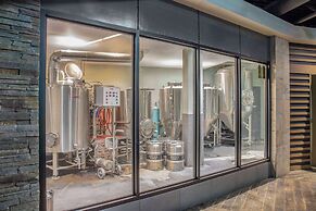 Days Inn & Conference Centre by Wyndham Camrose Norsemen