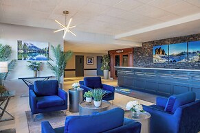 Days Inn & Conference Centre by Wyndham Camrose Norsemen