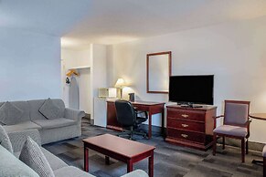 Days Inn & Conference Centre by Wyndham Camrose Norsemen