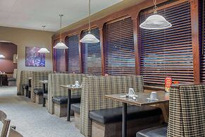 Days Inn & Conference Centre by Wyndham Camrose Norsemen