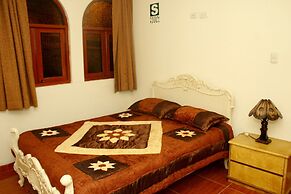 LYNIK La Casa de Blanca