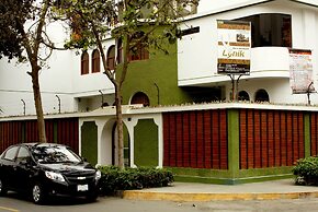 LYNIK La Casa de Blanca