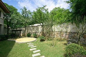 Nanjing Baliyuanshu Vogue Hotspring Hotel