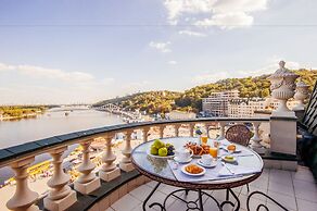 Fairmont Grand Hotel Kyiv