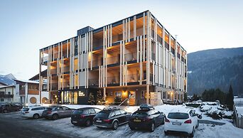 Christof Hotel