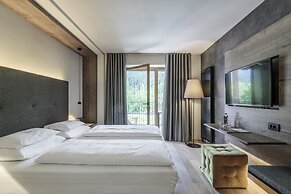 Christof Hotel