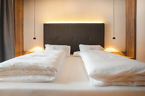 Christof Hotel