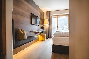 Christof Hotel