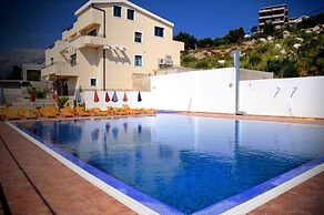 Apartments De Lara