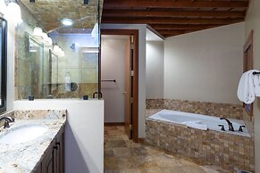 Deer Valley's Signature Collection