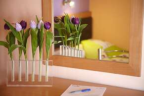 Marietta Hotel & Apartments