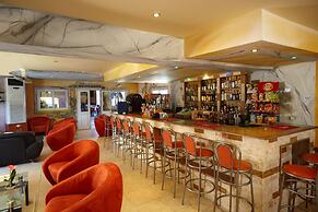 Marietta Hotel & Apartments