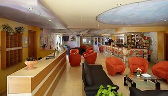 Marietta Hotel & Apartments