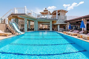 Marietta Hotel & Apartments