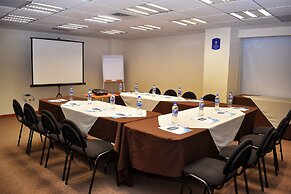 Astur Hotel y Suites