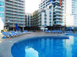 Astur Hotel y Suites