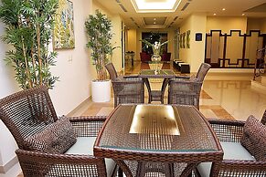 Astur Hotel y Suites