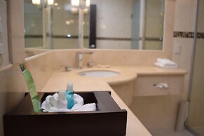 Astur Hotel y Suites