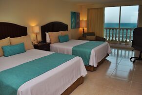 Astur Hotel y Suites