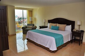 Astur Hotel y Suites