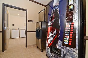 Best Western Plus Emory At Lake Fork Inn & Suites