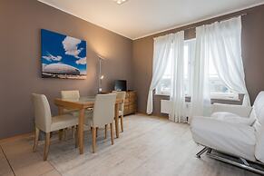 Garden House   & Eastpark Apartments