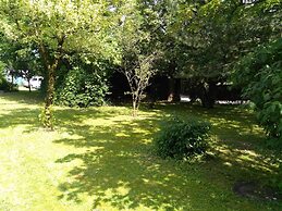 Garden House   & Eastpark Apartments