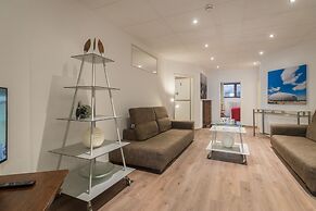 Garden House   & Eastpark Apartments