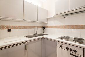 Garden House   & Eastpark Apartments