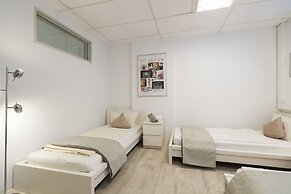 Garden House   & Eastpark Apartments