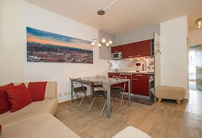 Garden House   & Eastpark Apartments