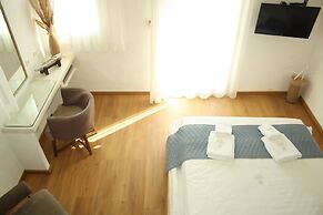 Tholaria Boutique Hotel