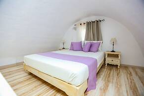 Tholaria Boutique Hotel