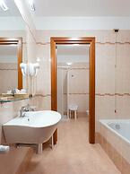 Domus Hotel