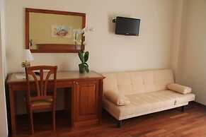 Domus Hotel