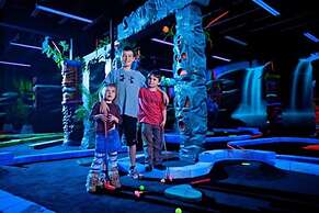 Big Splash Adventure Indoor Water Park & Resort