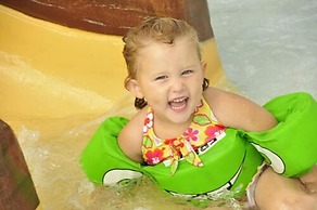Big Splash Adventure Indoor Water Park & Resort