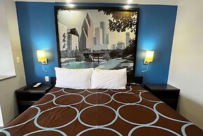 Super 8 by Wyndham Houston North I-45