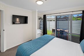 Aveda Motor Lodge