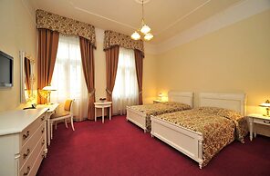 Alqush Downtown Hotel