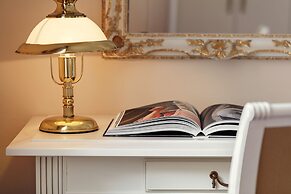 Alqush Downtown Hotel