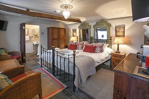 Holly Lodge Boutique B&B