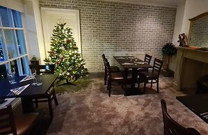 Hewitt's Restaurant & Rooms